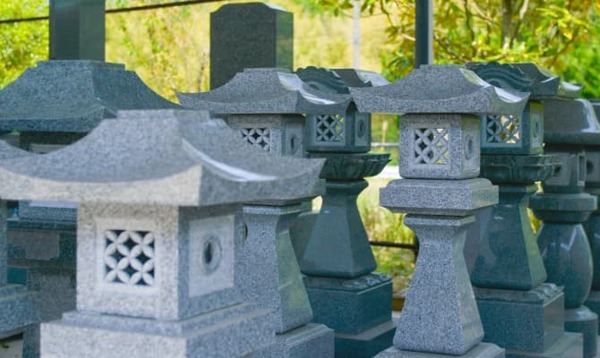 墓石材(墓石・灯籠・外柵等)